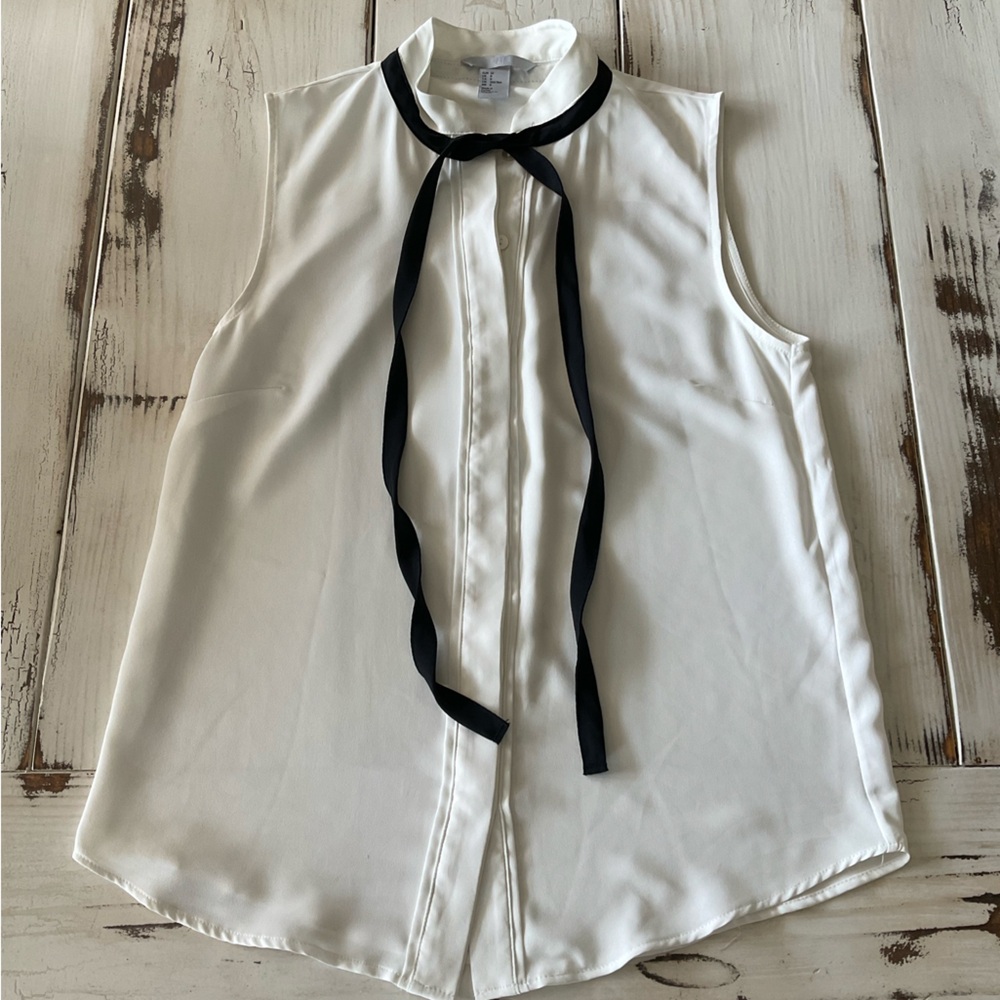 H&M sleeveless blouse